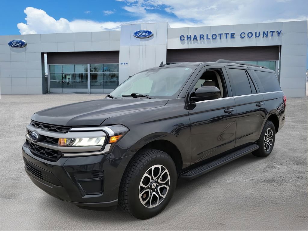 Used 2024 Ford Expedition Max XLT image 2