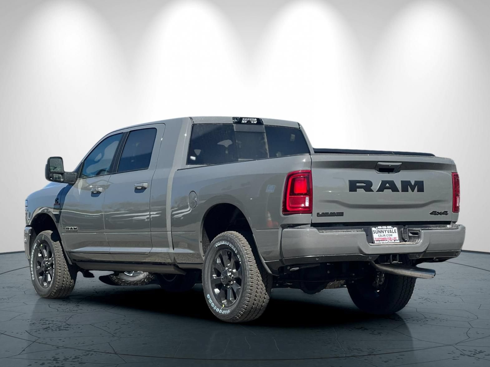 New 2026 RAM 2500 Laramie AWD/4WD image 6