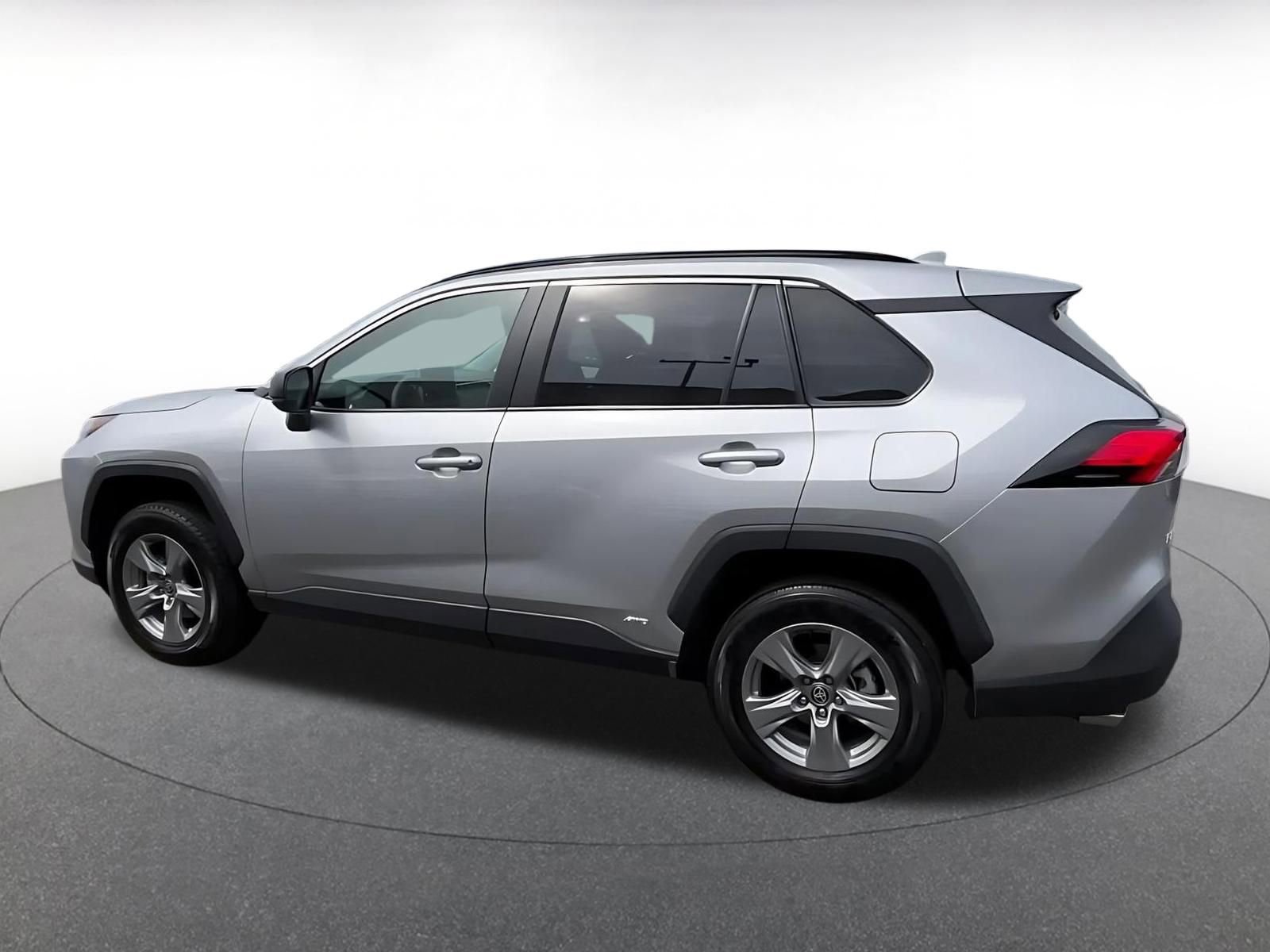 Used 2025 Toyota RAV4 LE image 10