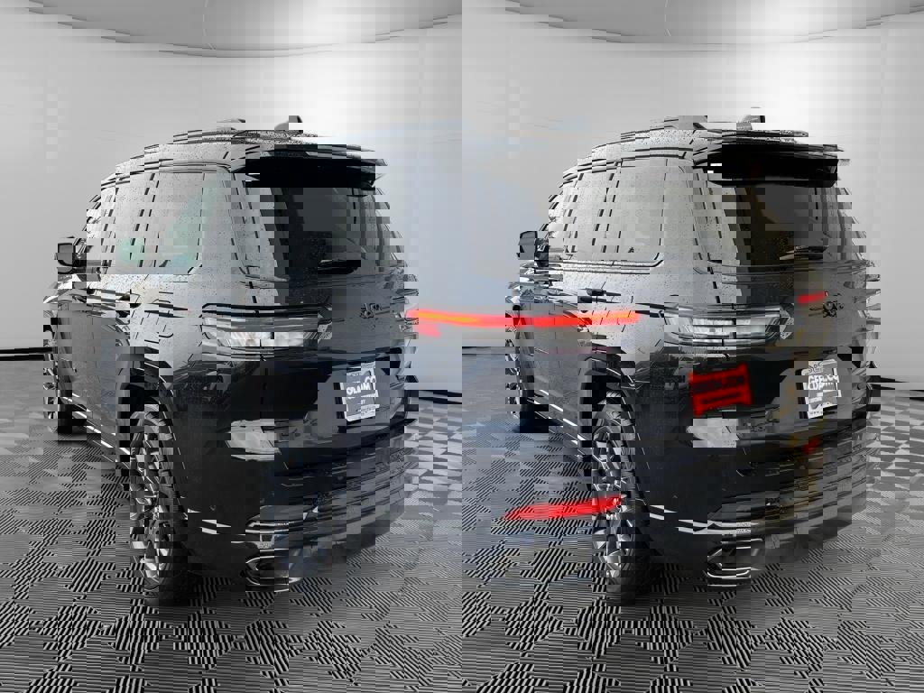 Used 2023 Jeep Grand Cherokee L Summit image 6