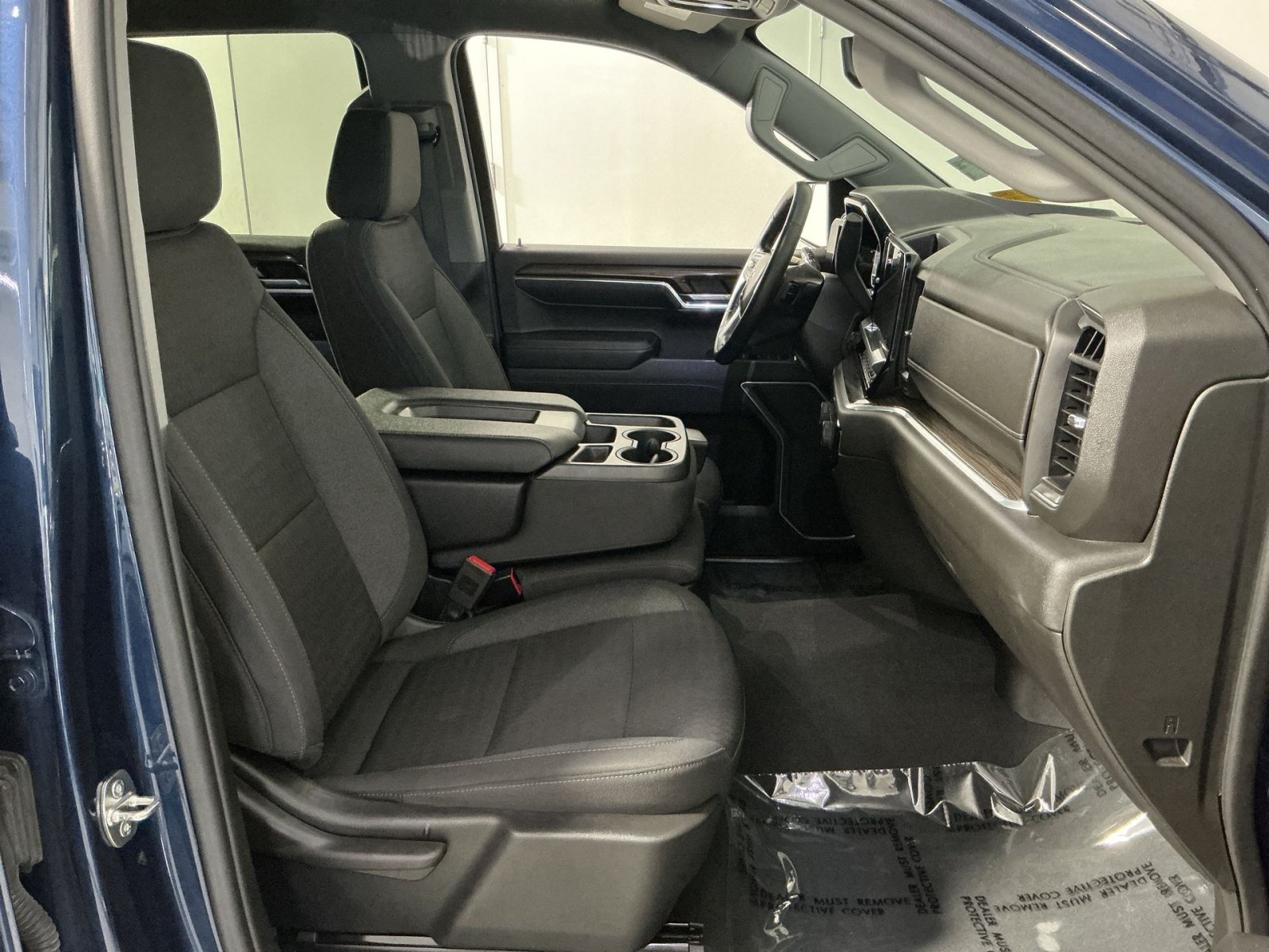 Used 2023 Chevrolet Silverado 1500 RST w/ Z71 Off-Road Package AWD/4WD image 24
