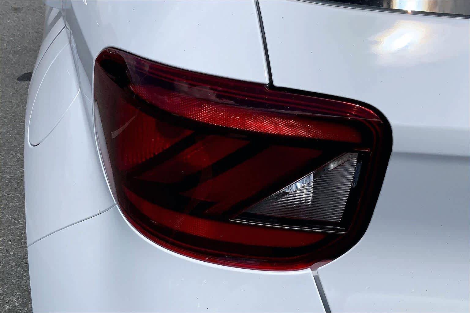 Used 2025 Hyundai Venue SE image 27