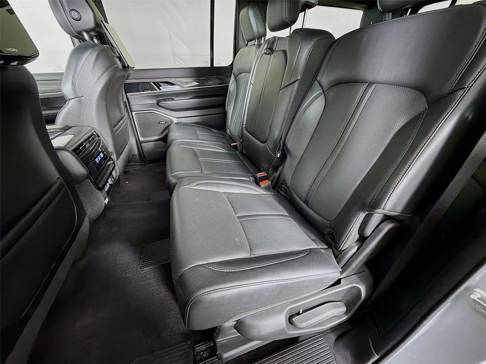 Used 2022 Jeep Wagoneer Series II w/ Rear Seat Video Group 1 image 23