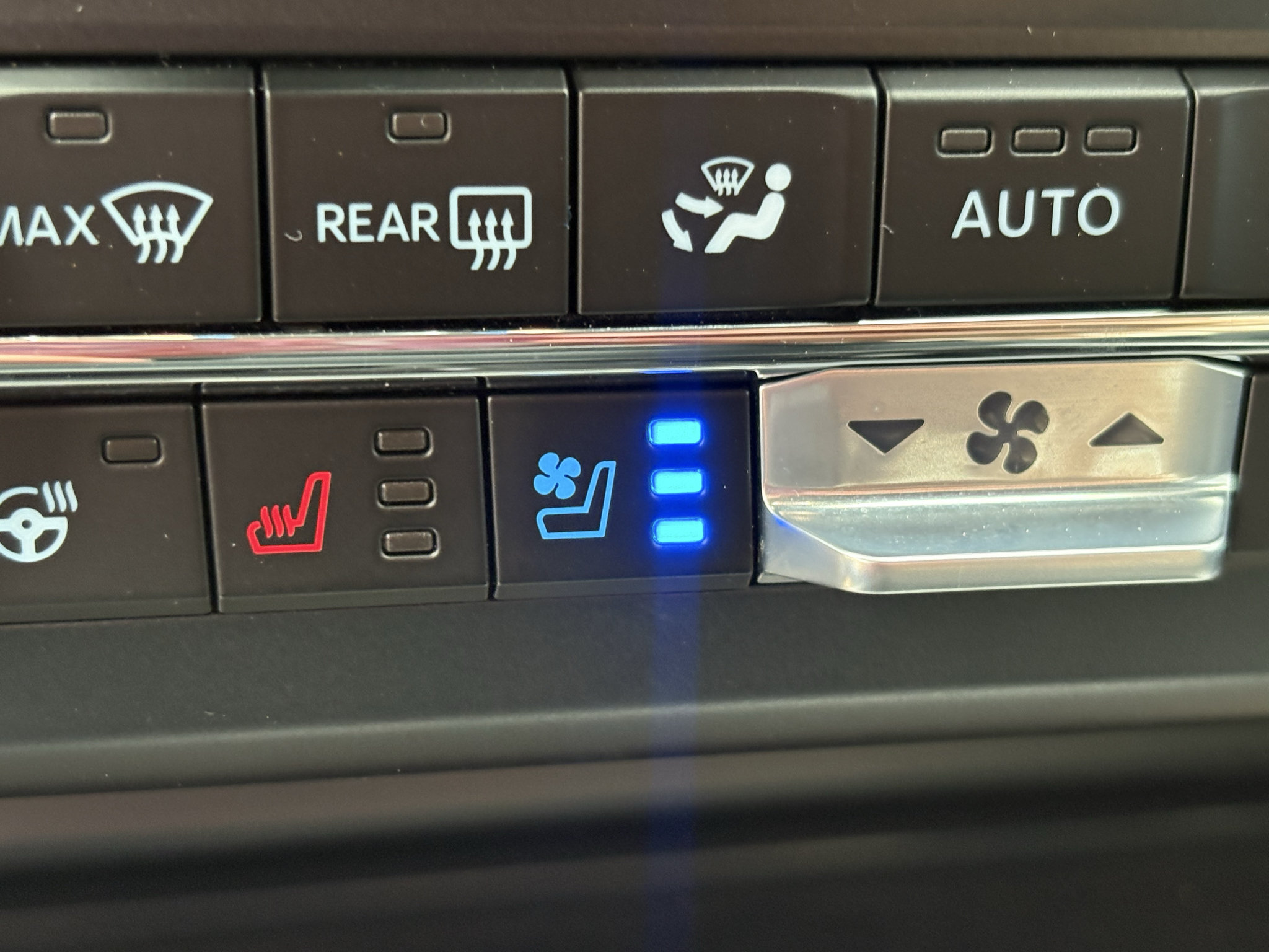 Used 2024 Ford F350 Lariat w/ Lariat Ultimate Package AWD/4WD image 24