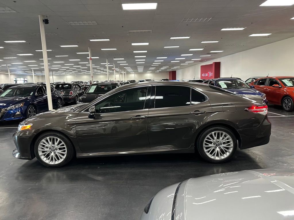 Used 2018 Toyota Camry XLE FWD image 4