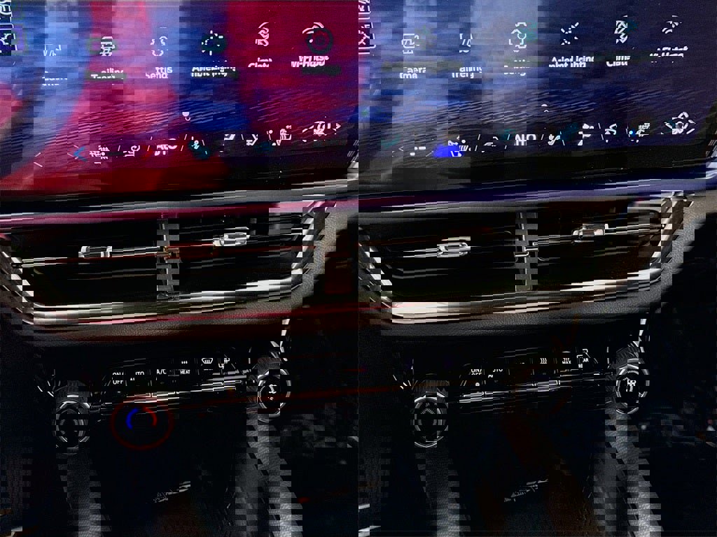 New 2026 Chevrolet Equinox EV LT image 11