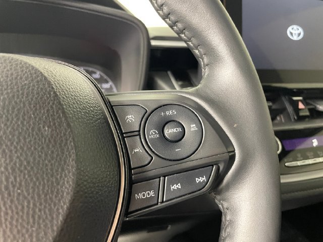 Used 2025 Toyota Corolla SE FWD image 9