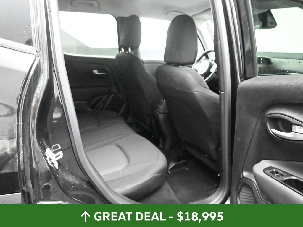 Used 2023 Jeep Renegade Latitude AWD/4WD image 24