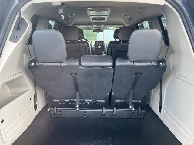 Used 2016 Chrysler Town & Country Touring image 15