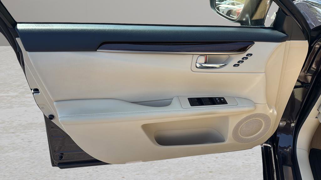 Used 2014 Lexus ES 350 w/ Luxury Package FWD image 10