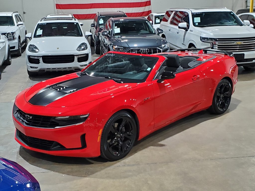 Used 2020 Chevrolet Camaro LT RWD image 32