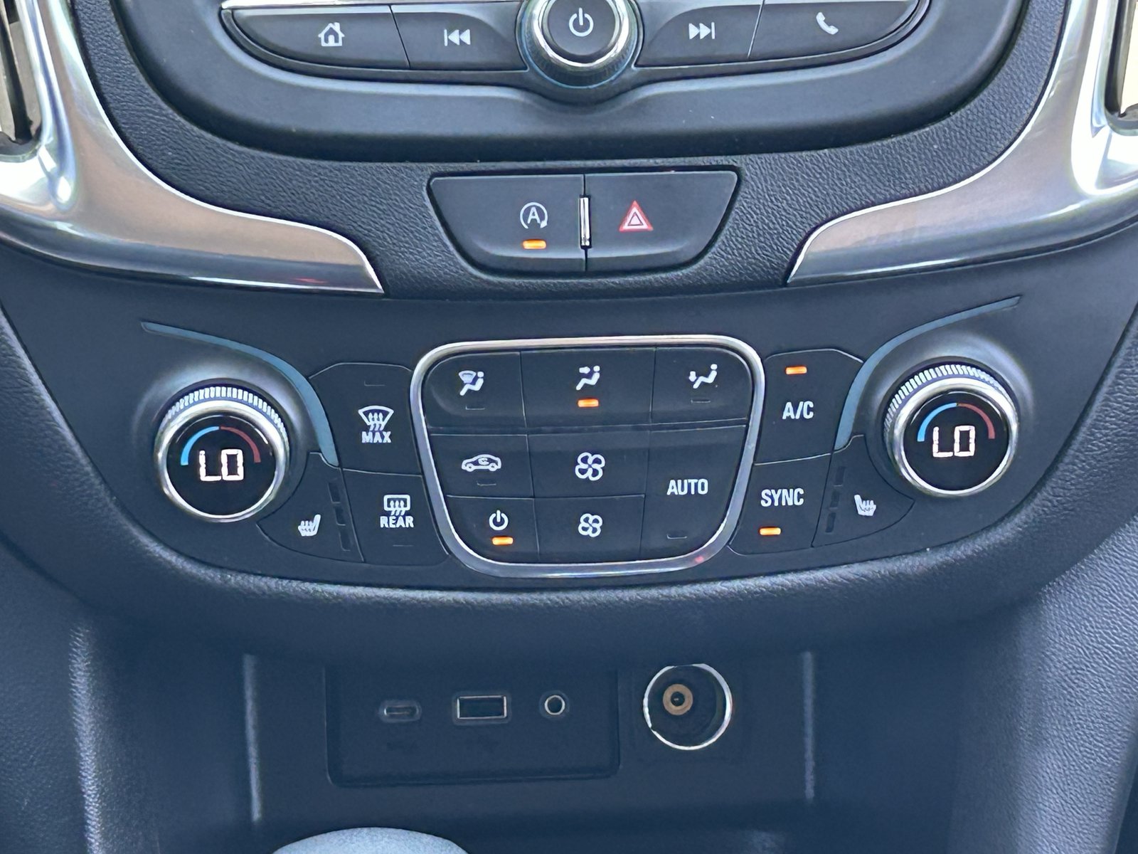 Certified 2024 Chevrolet Equinox LT FWD image 21