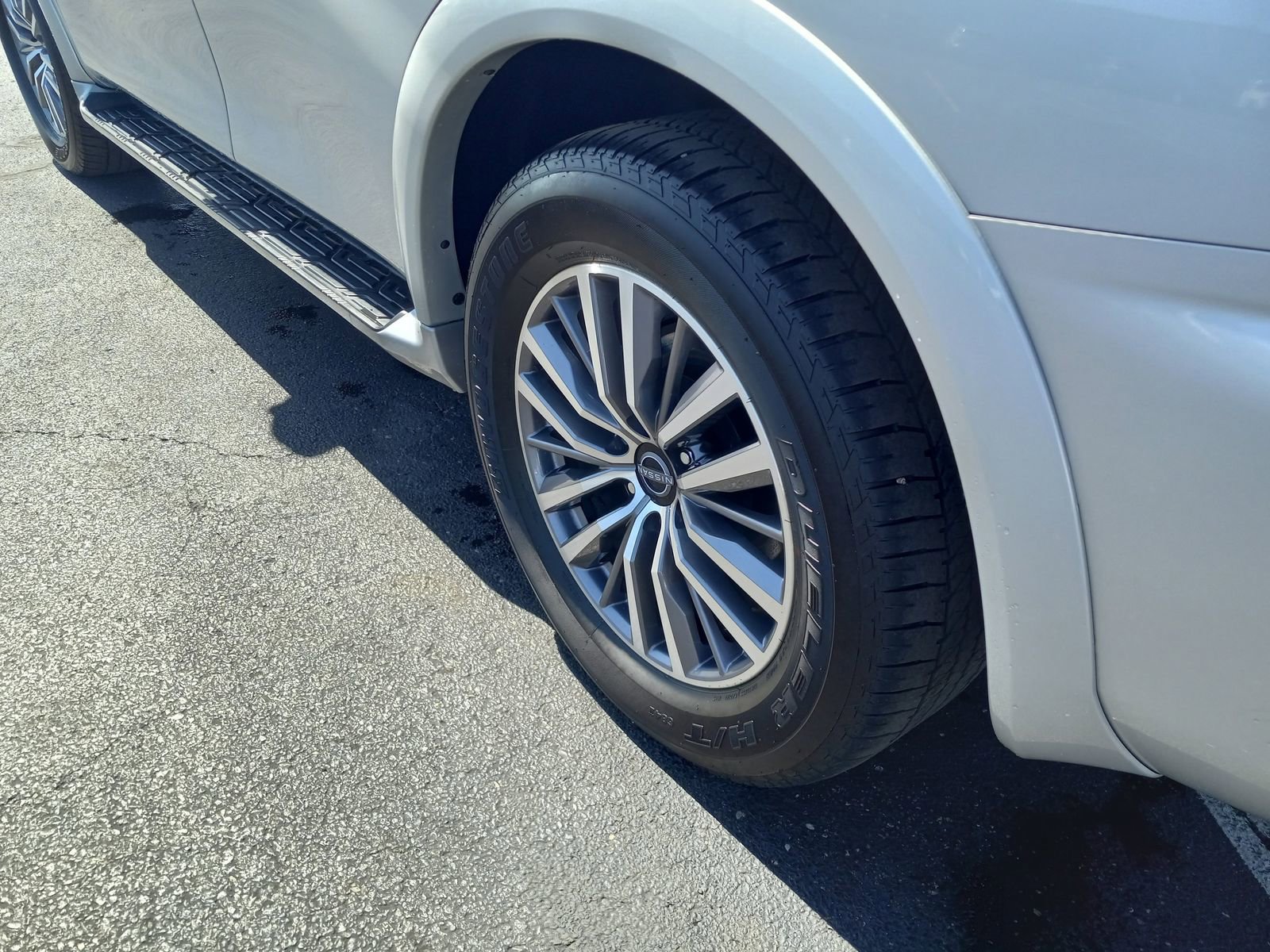 Used 2024 Nissan Armada SL image 10