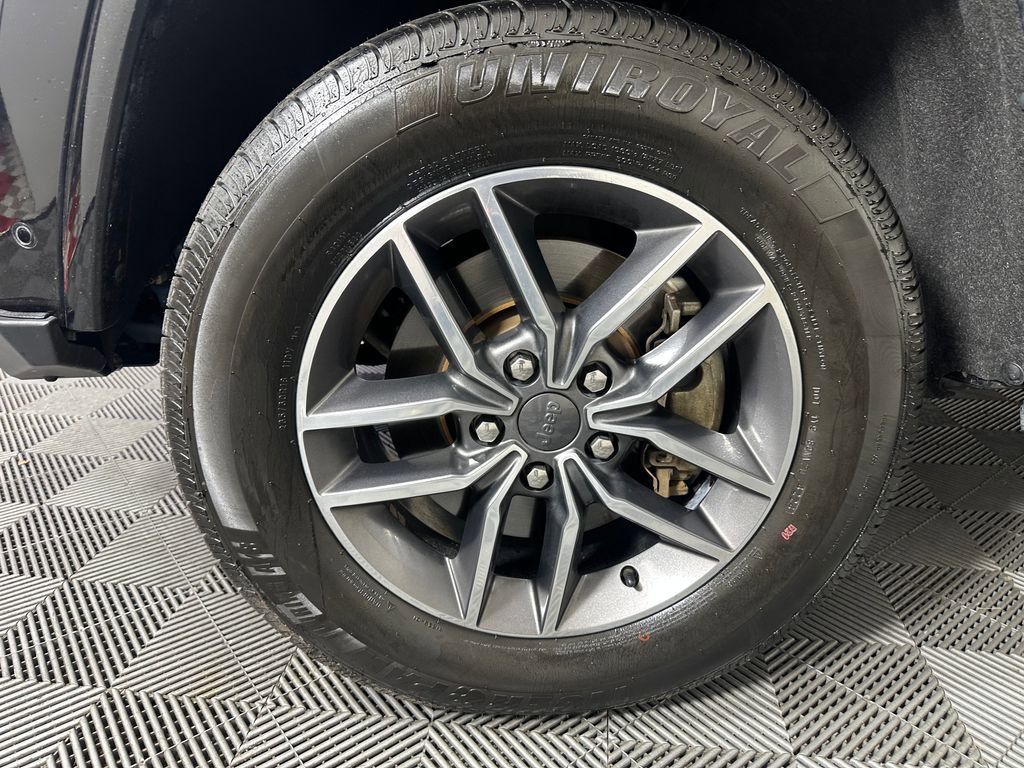 Used 2020 Jeep Grand Cherokee Overland image 19