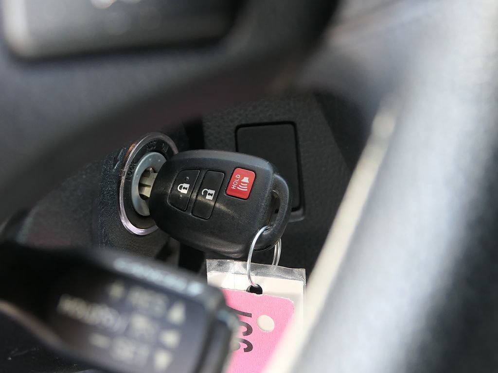 Used 2018 Toyota RAV4 LE w/ All Weather Liner Package FWD image 16