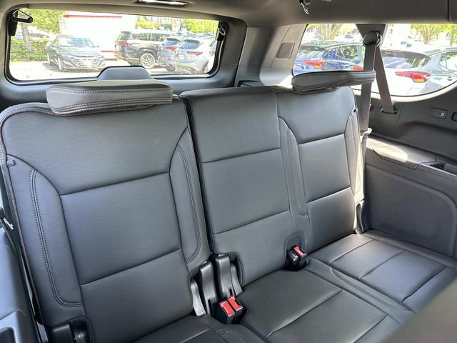 Used 2023 Chevrolet Suburban High Country w/ Premium Package AWD/4WD image 14