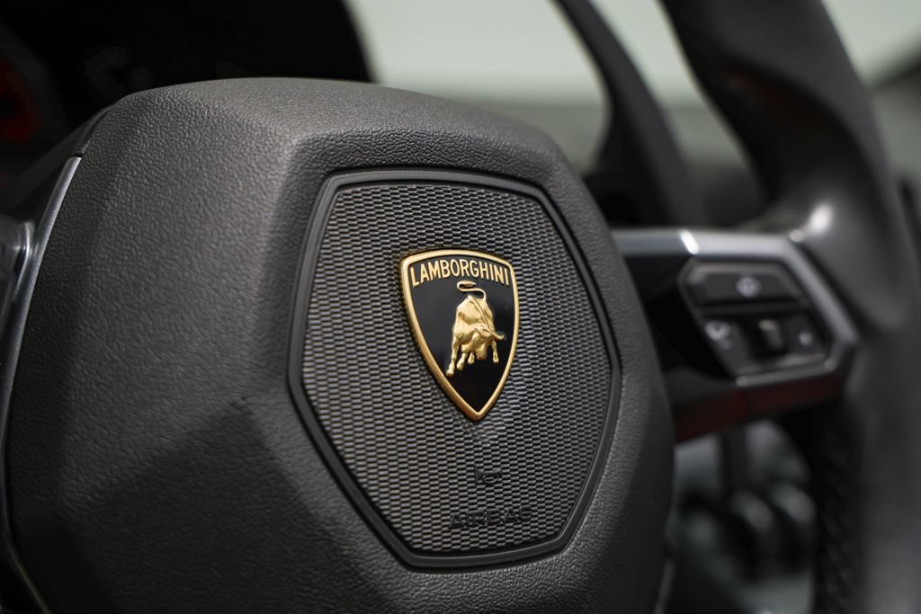 Used 2019 Lamborghini Huracan LP 580-2 RWD image 30