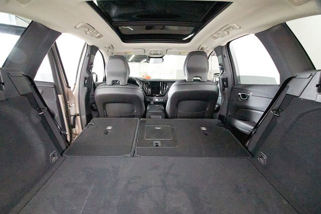 Certified 2025 Volvo XC60 B5 Core image 29