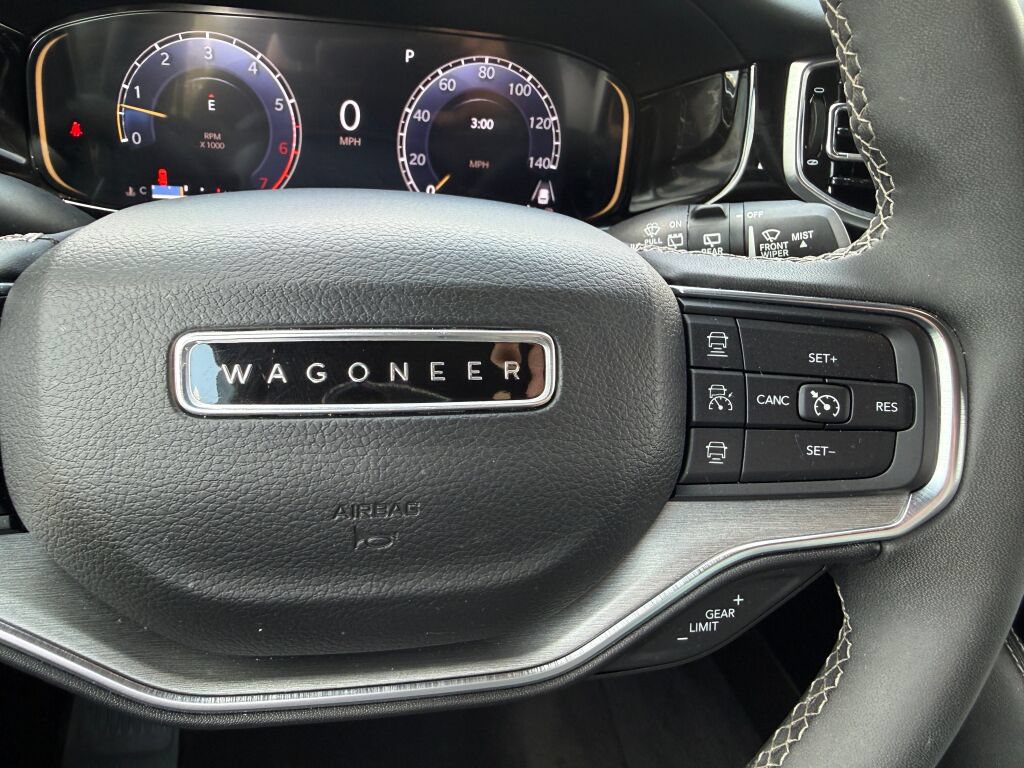 Used 2023 Jeep Wagoneer Series II RWD image 17