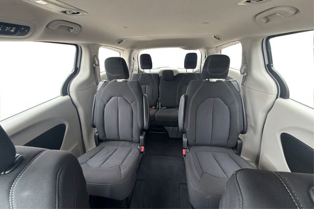 Used 2023 Chrysler Voyager LX FWD image 14