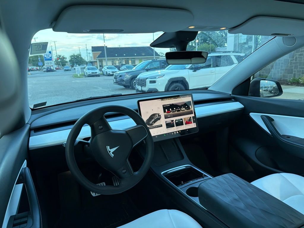 Used 2022 Tesla Model Y Performance AWD/4WD image 14