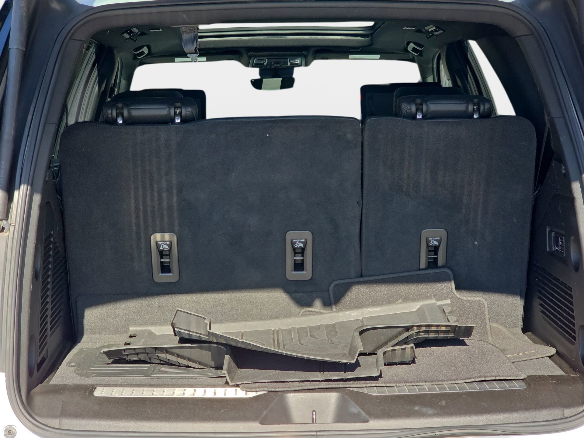 Used 2024 Chevrolet Tahoe High Country image 12