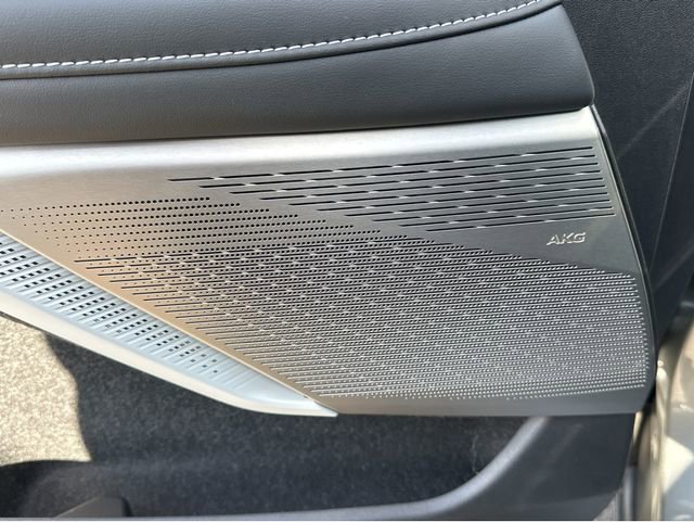 New 2026 Cadillac Optiq Luxury 2 image 34