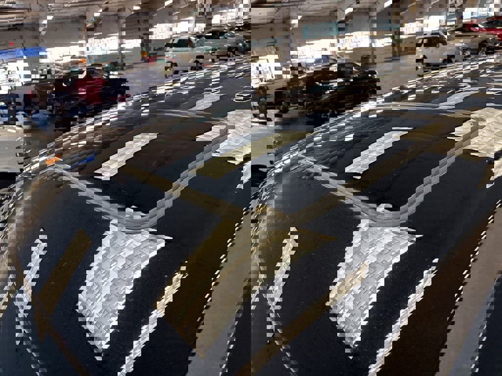 Used 2021 Chevrolet Traverse LS image 10