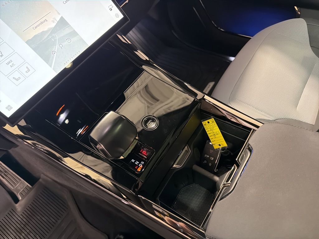 Used 2025 Land Rover Range Rover Sport SV Edition Two image 17