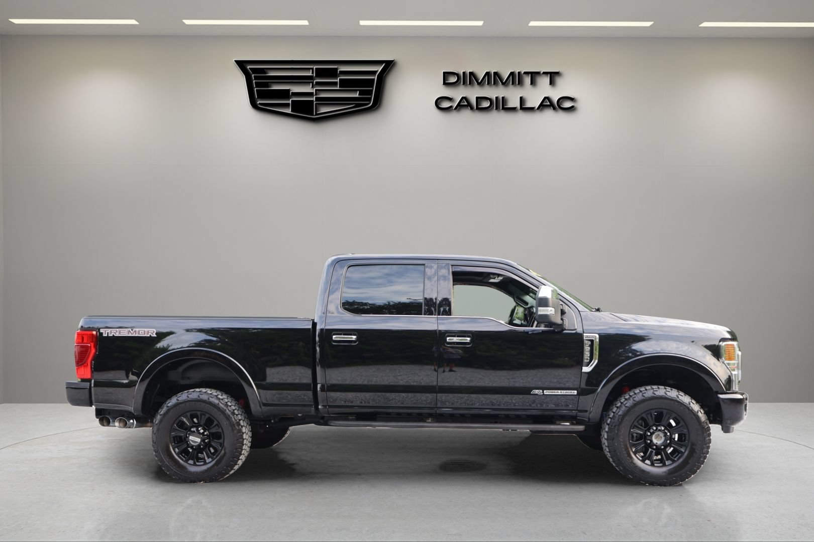 Used 2020 Ford F250 Platinum w/ Tremor Off-Road Package AWD/4WD image 4