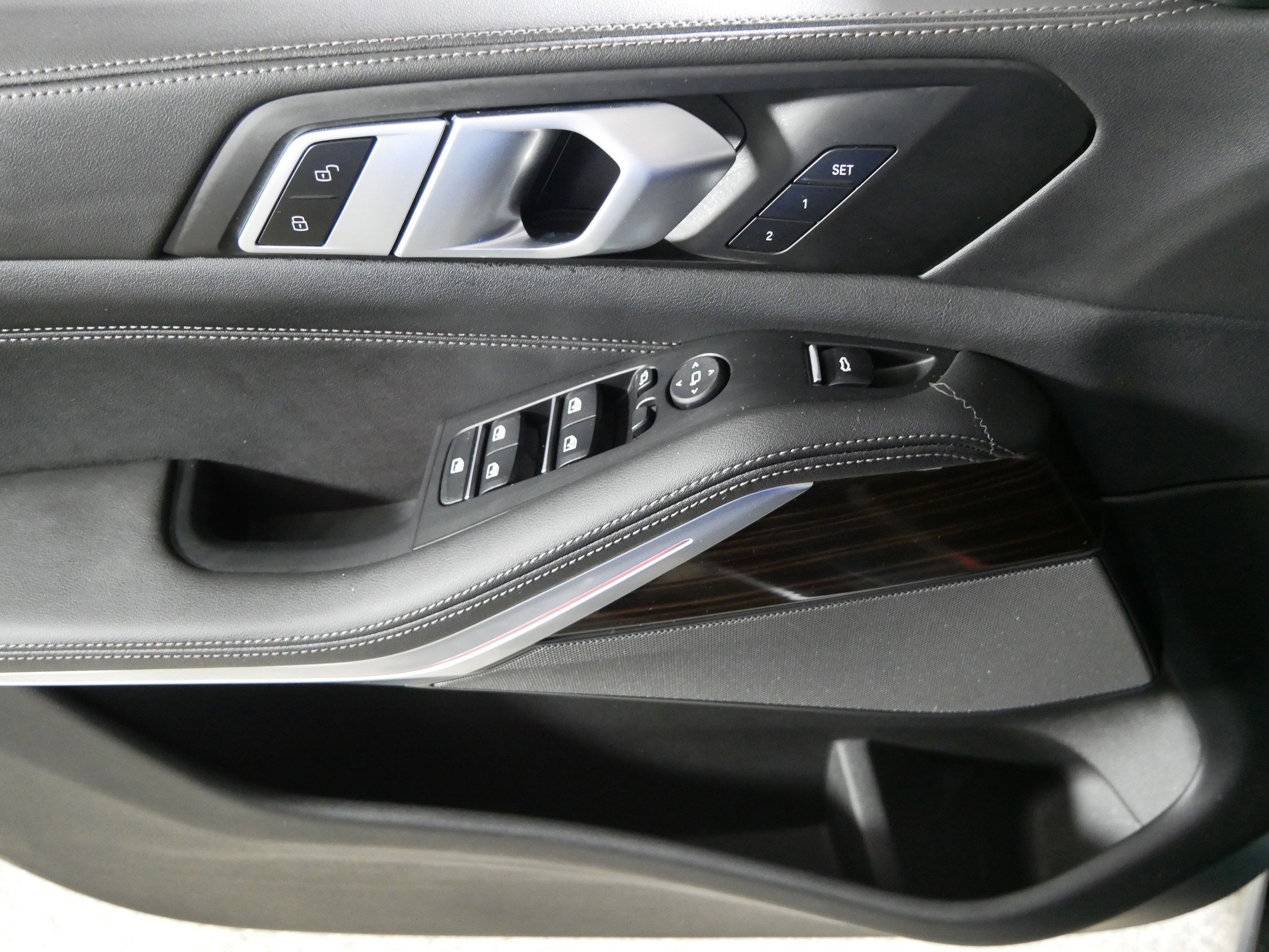 Used 2024 BMW X5 xDrive40i w/ Premium Package image 19