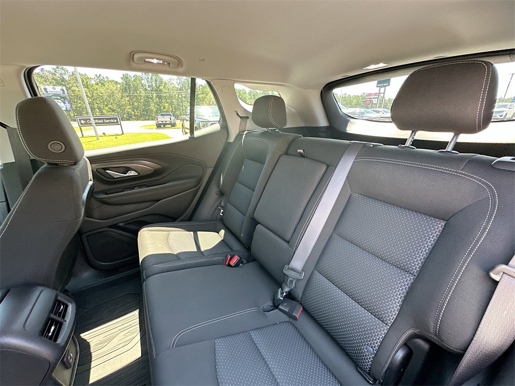 New 2024 GMC Terrain SLE w/ Driver Convenience Package image 17