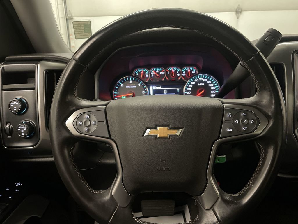 Used 2018 Chevrolet Silverado 1500 LT w/ Redline Edition AWD/4WD image 5