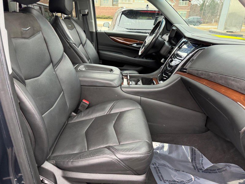 Used 2019 Cadillac Escalade Premium Luxury image 9