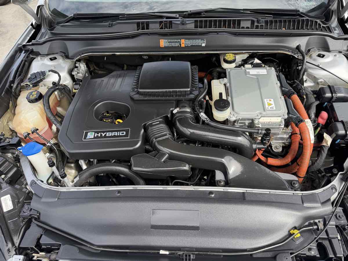 Used 2016 Ford Fusion SE w/ Equipment Group 502A FWD image 12