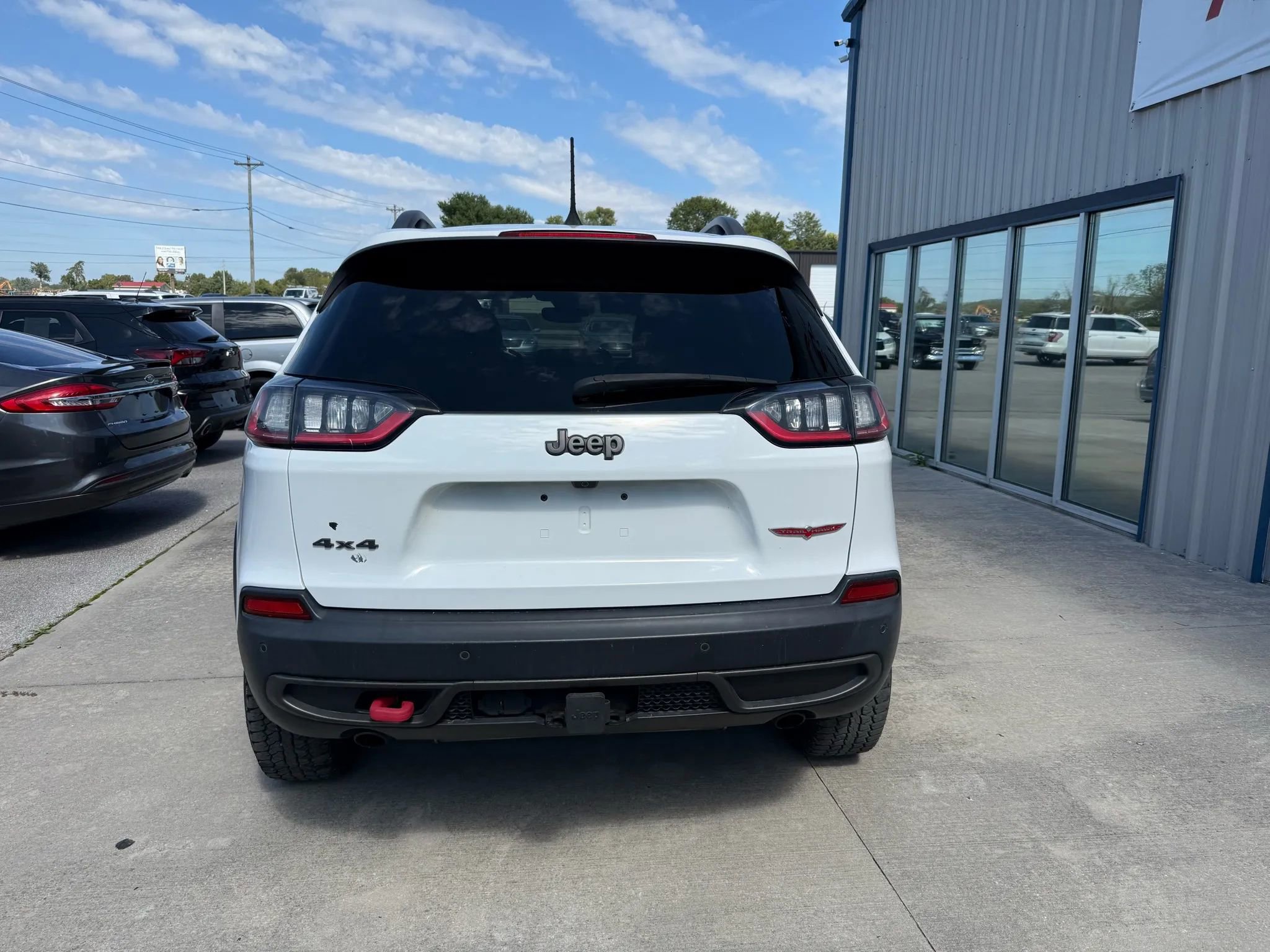 Used 2019 Jeep Cherokee Trailhawk w/ Comfort/Convenience Group image 15