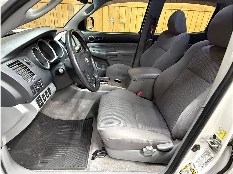 Used 2011 Toyota Tacoma 4x4 Double Cab w/ TRD Off-Road Pkg w/JBL Audio image 13