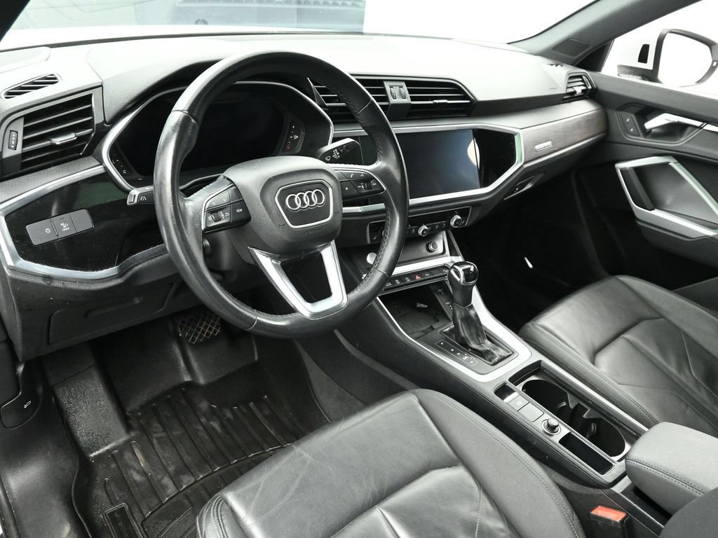 Used 2020 Audi Q3 2.0T Premium Plus w/ Premium Plus Package AWD/4WD image 14
