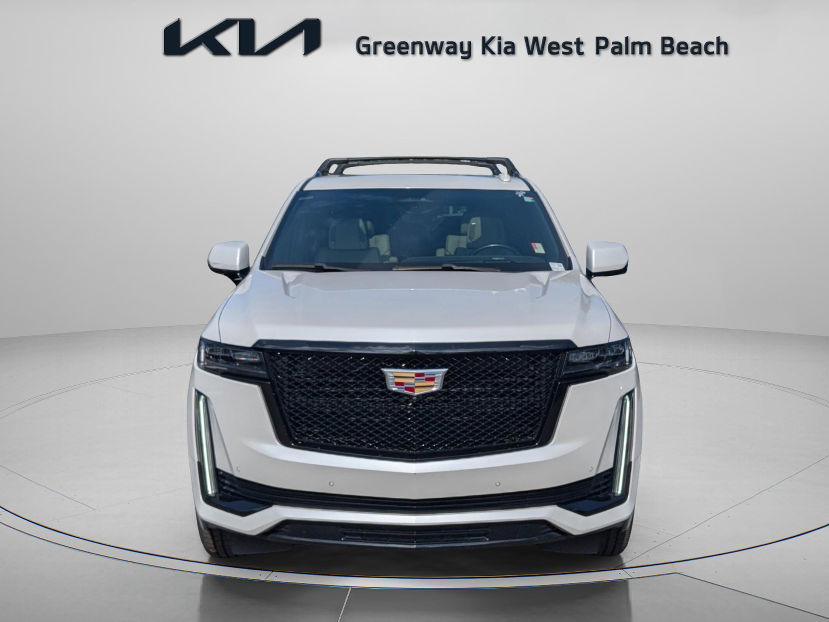 Used 2022 Cadillac Escalade ESV Sport RWD image 2