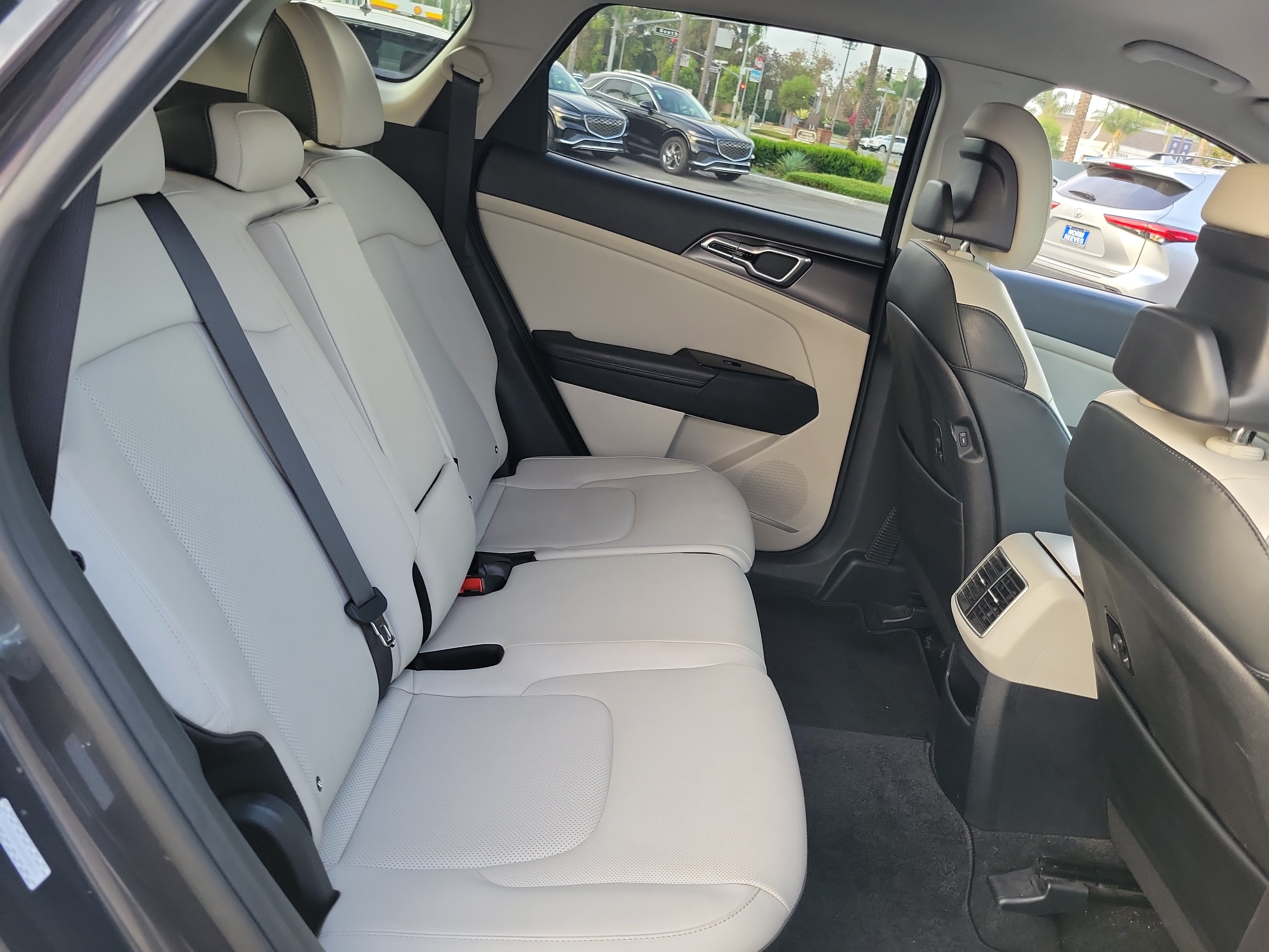 Used 2024 Kia Sportage EX FWD image 22