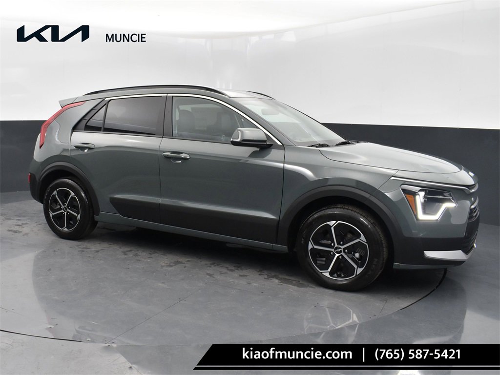 New 2025 Kia Niro EX
