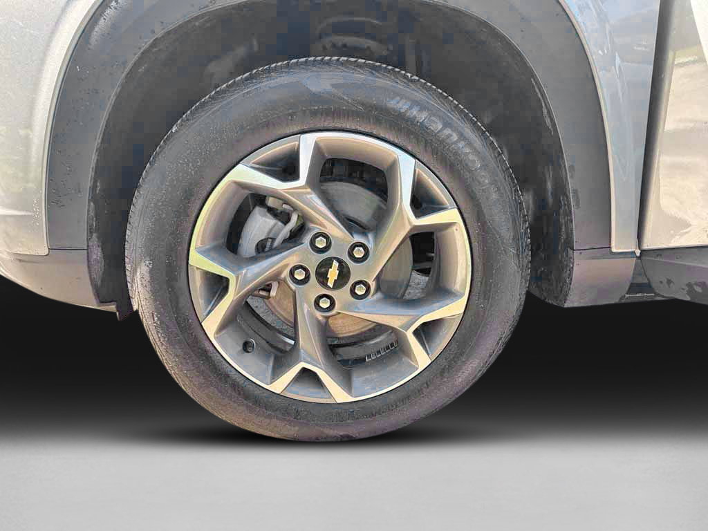 Used 2025 Chevrolet Trax LT FWD image 10
