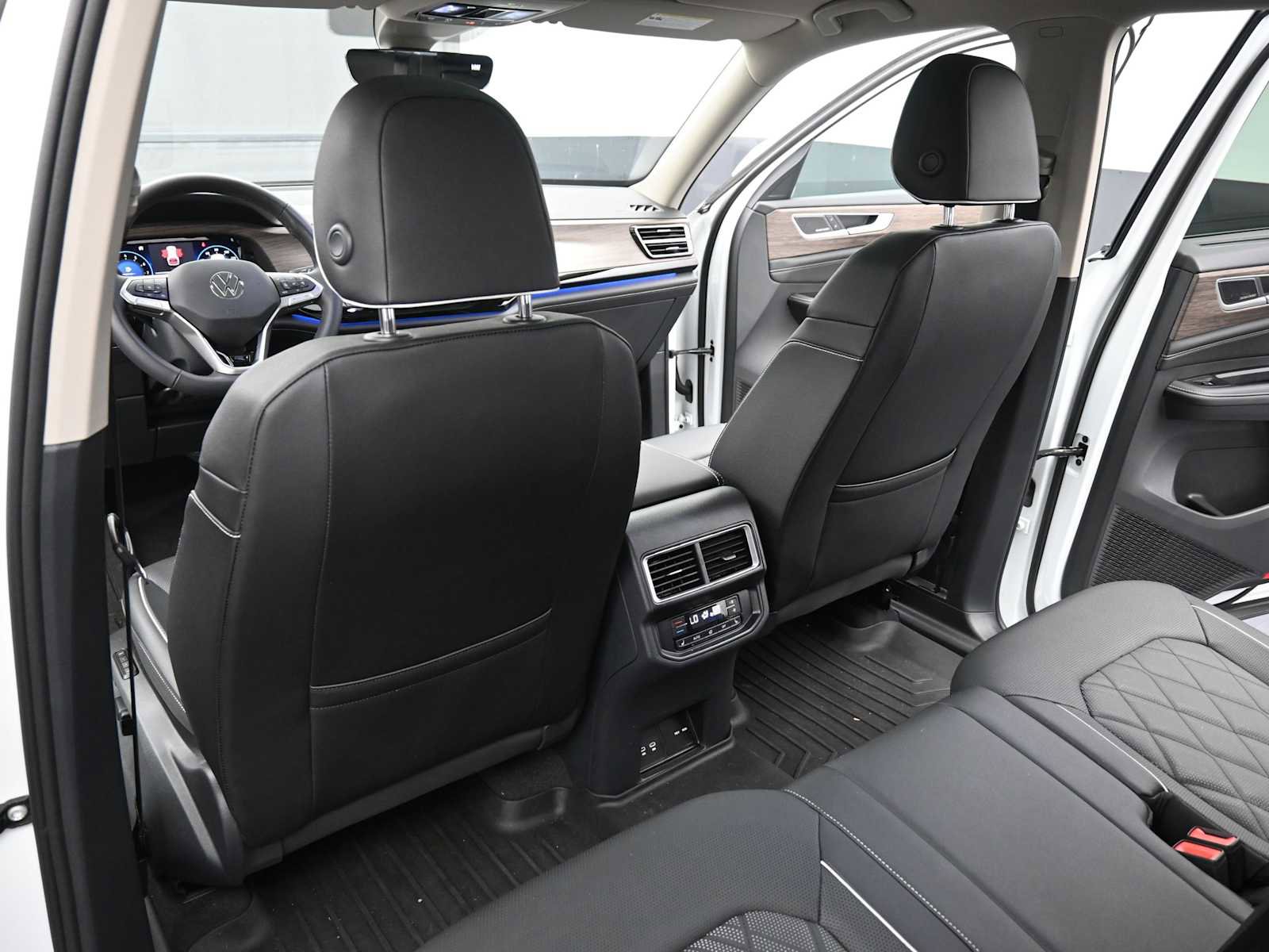 Used 2025 Volkswagen Atlas SEL Premium R-Line image 22