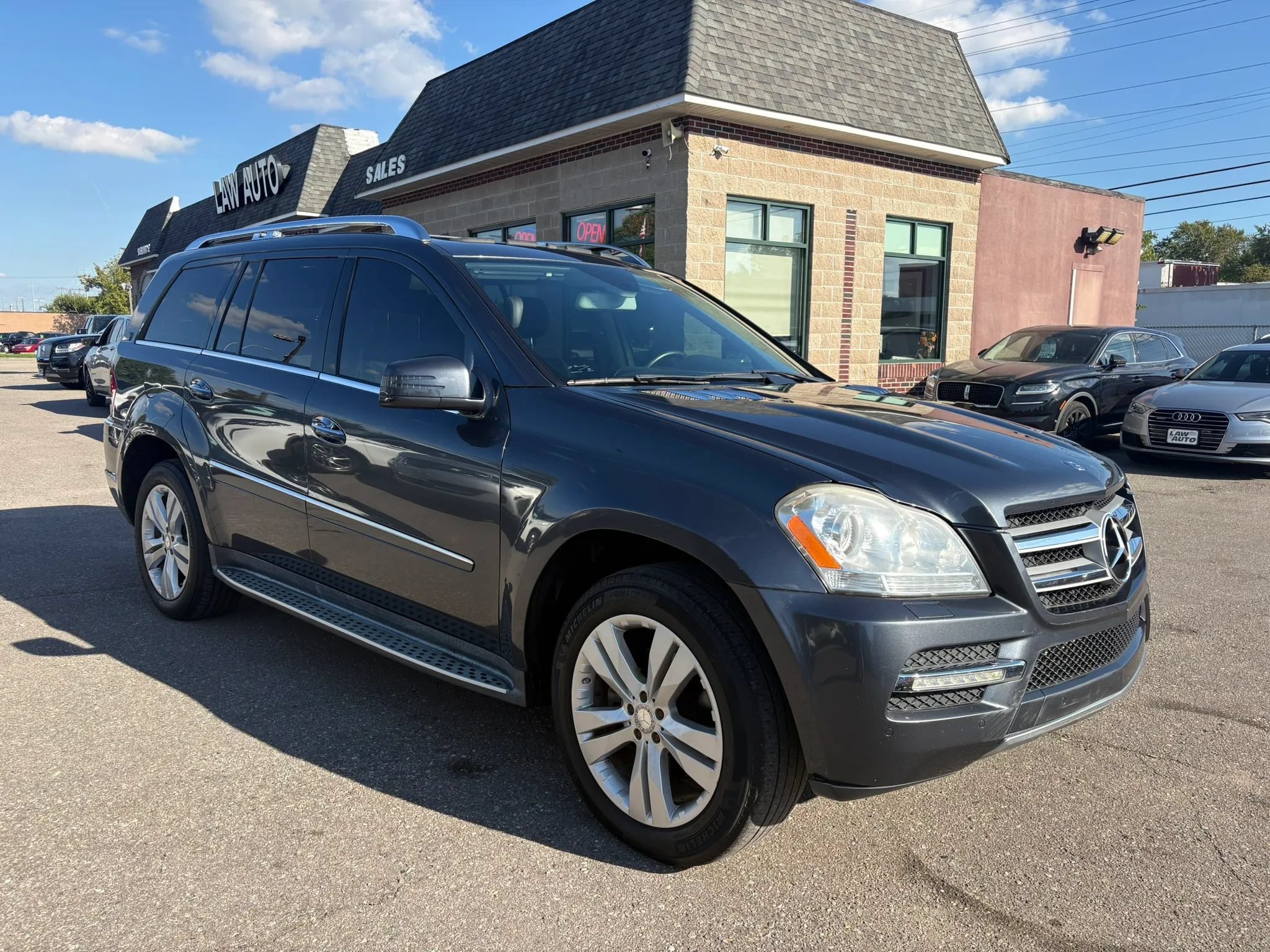 Used 2012 Mercedes-Benz GL 450 4MATIC image 3