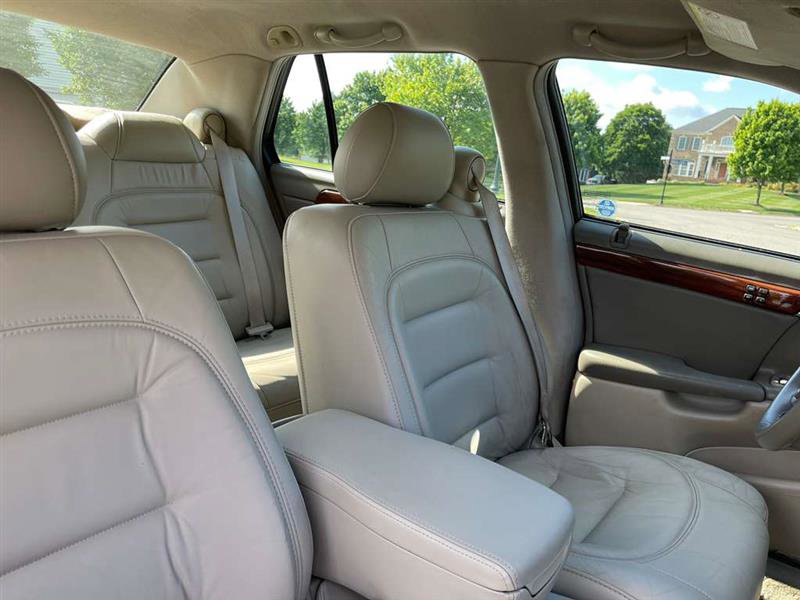 Used 2003 Cadillac De Ville w/ Comfort & Convenience Package FWD image 99