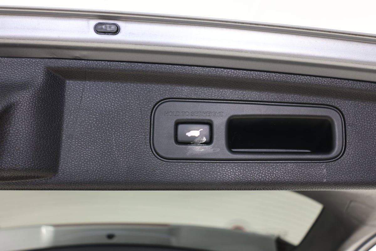 Used 2023 Honda Odyssey Elite image 32