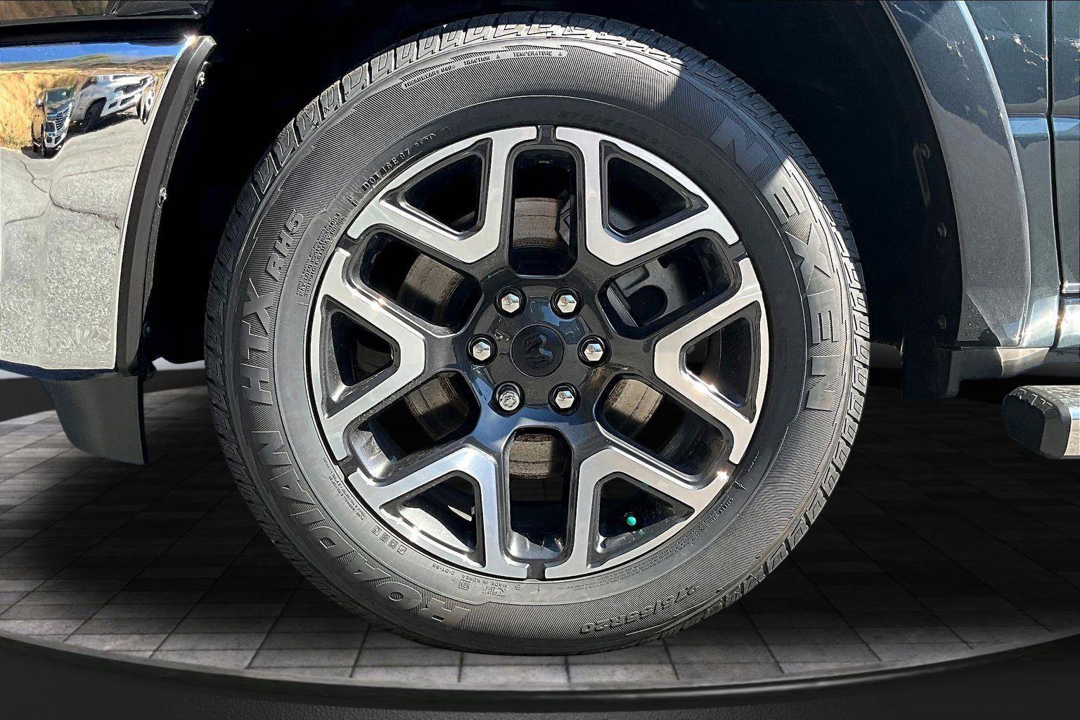 New 2026 RAM 1500 Laramie AWD/4WD image 11