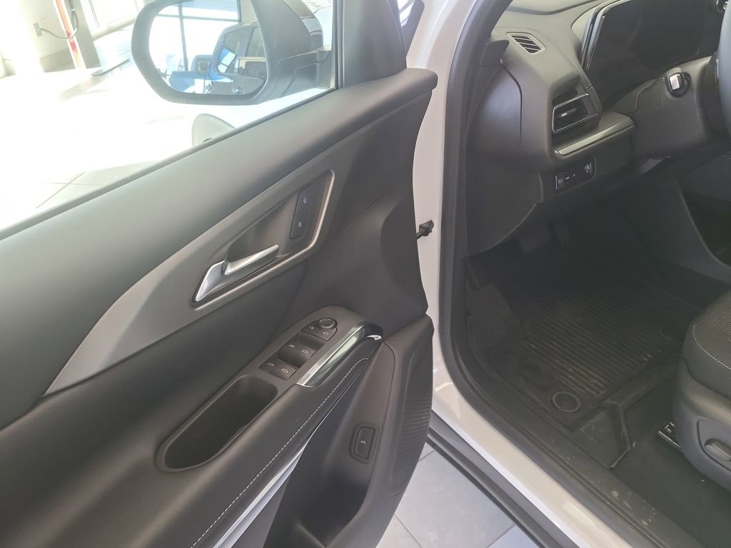 New 2026 Chevrolet Traverse LT w/ LPO, Floor Liner Package image 12