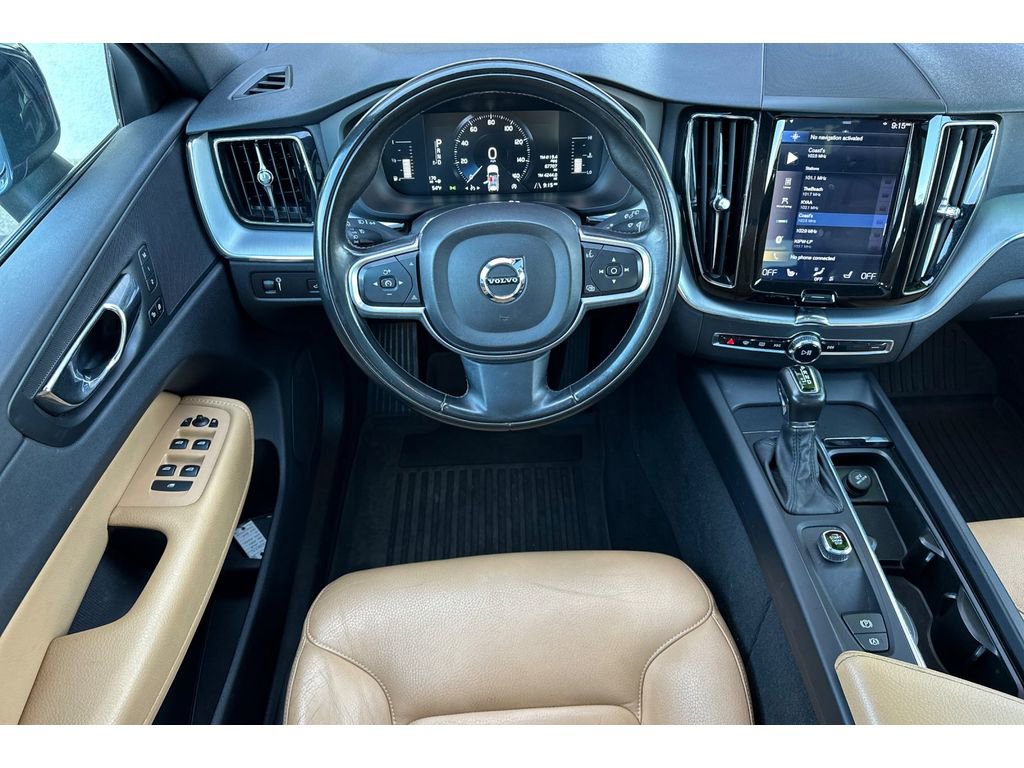 Used 2018 Volvo XC60 T5 Momentum image 15