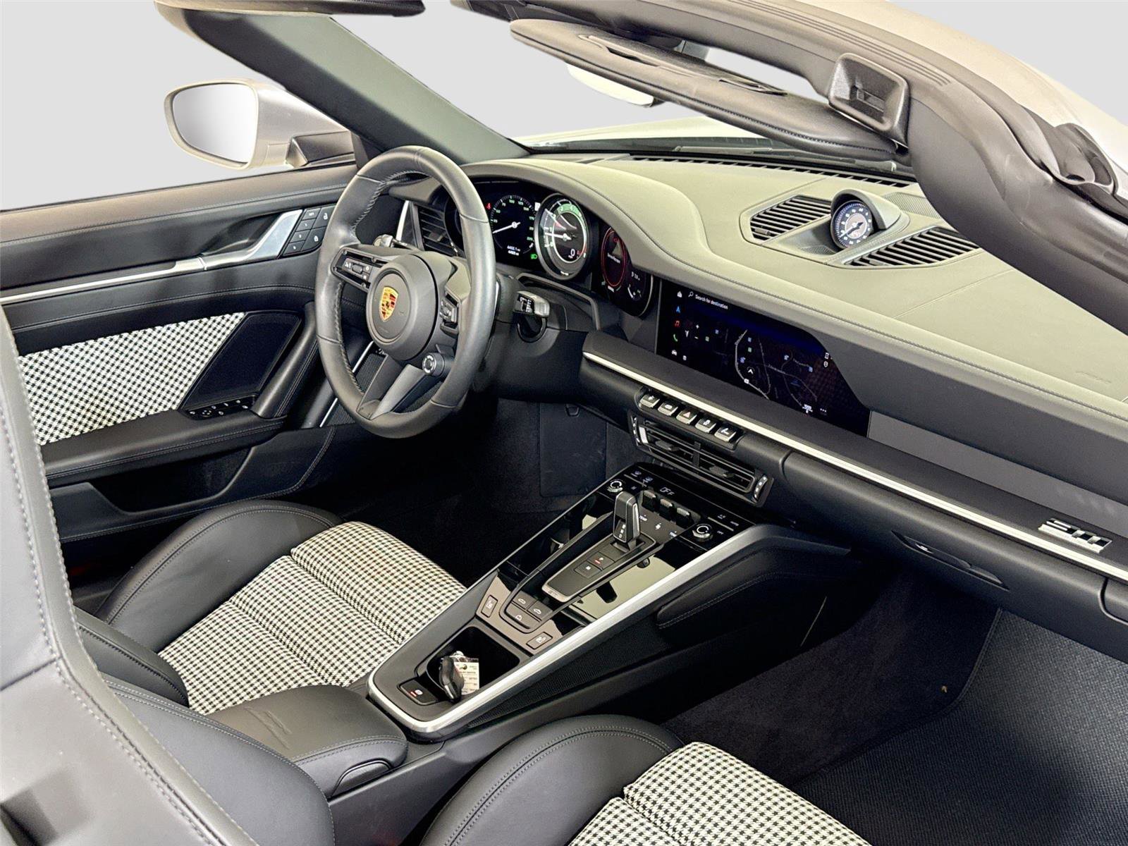 Used 2025 Porsche 911 Turbo S AWD/4WD image 30